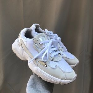 ADIDAS OFF WHITE FALCON